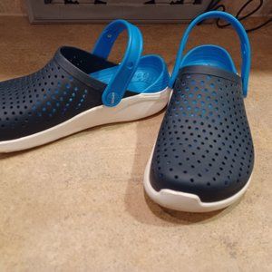 Crocs ultra lights clogs, newest design